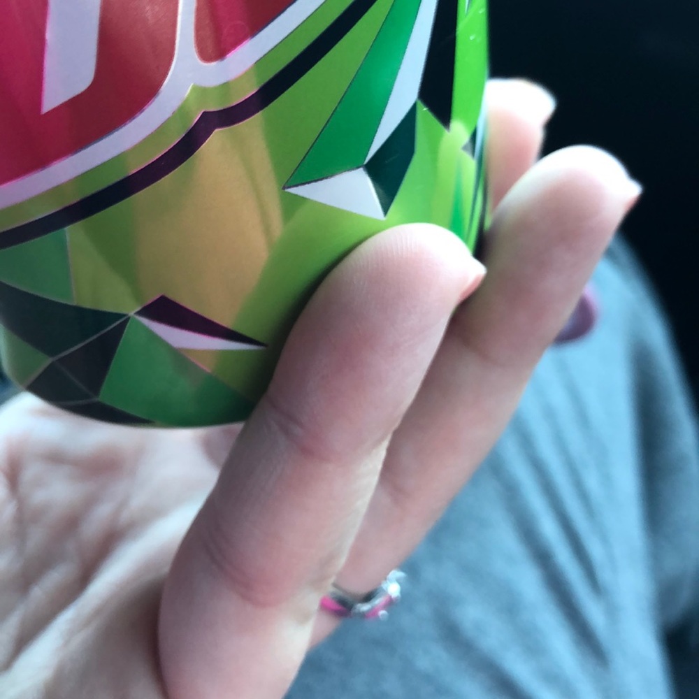 Listing for eye shadows